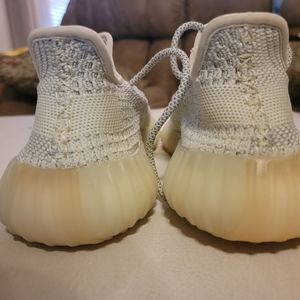 Yeezy Adidas boost 5/half